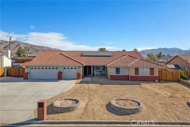 Single-family house For Sale in Apple Valley, California