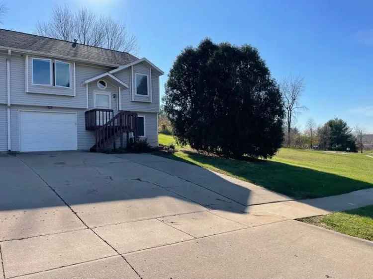 Condo For Sale in 2088, South Ridge Drive, Coralville, Iowa