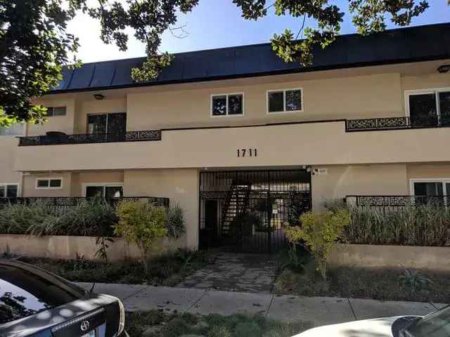 1 Bedroom Apartment in West LA Near Stoner Park