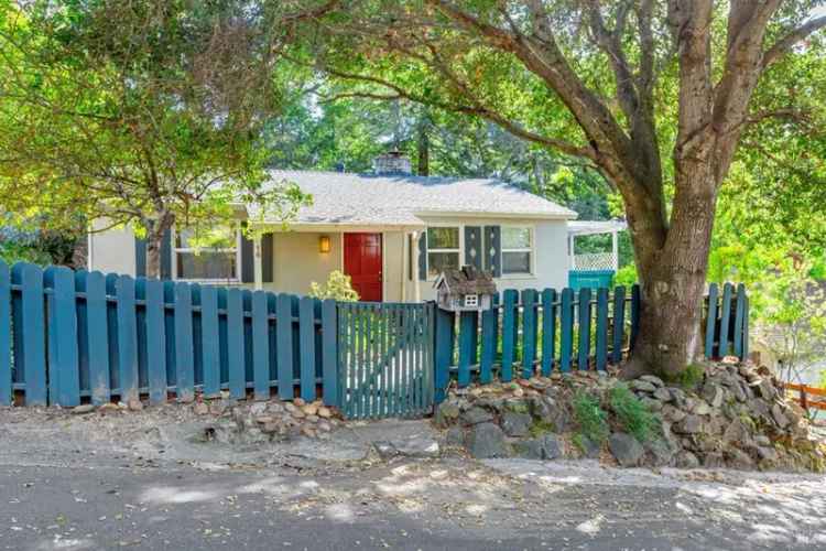 Single-family house For Sale in 16, Traxler Road, San Anselmo, California