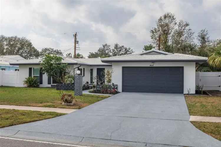 Single-family house For Sale in 1448, South Hercules Avenue, Clearwater, Florida