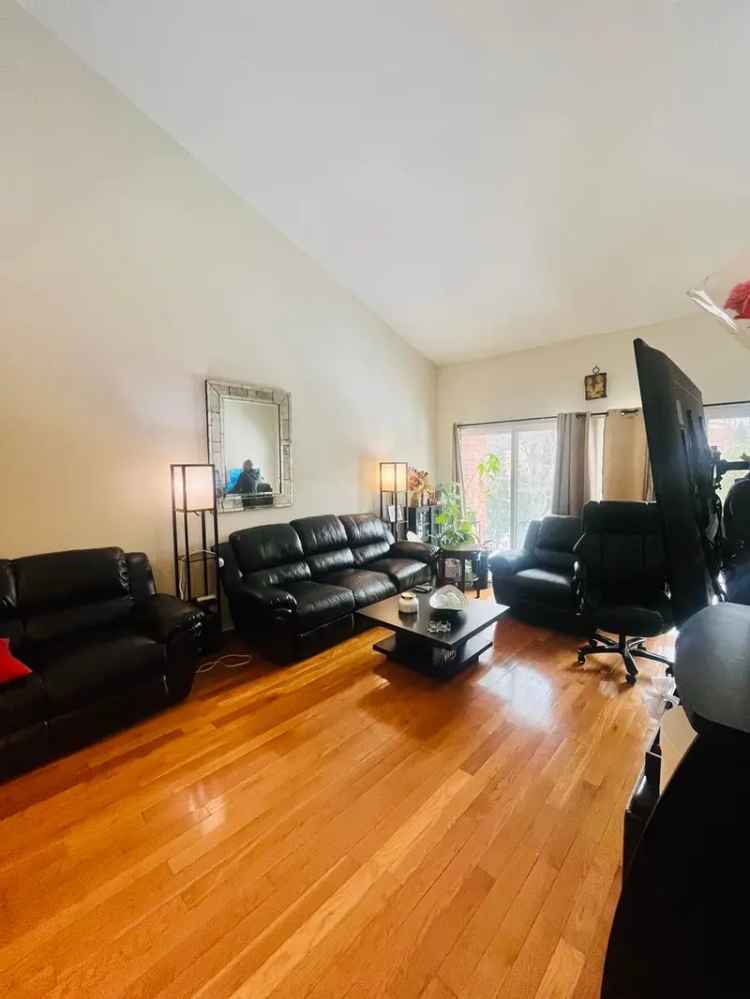 Condo For Sale in 19W278, Governors Trail, Downers Grove, Illinois