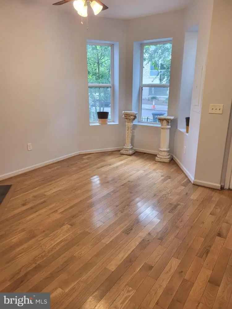 House For Sale in Washington, District of Columbia