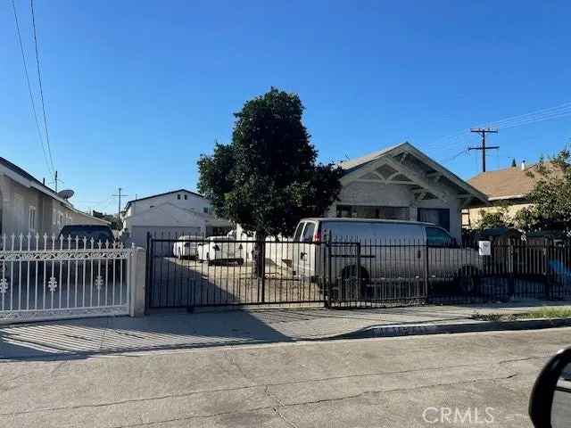 Multi-family house For Sale in Los Angeles, California