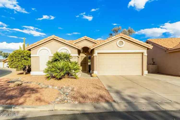 Single-family house For Sale in 6601, South Oakmont Drive, Chandler, Arizona