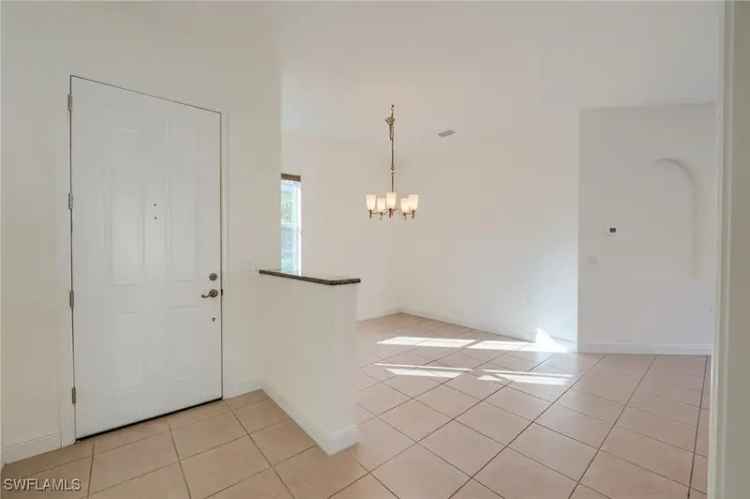 Single-family house For Sale in Fort Myers, Florida