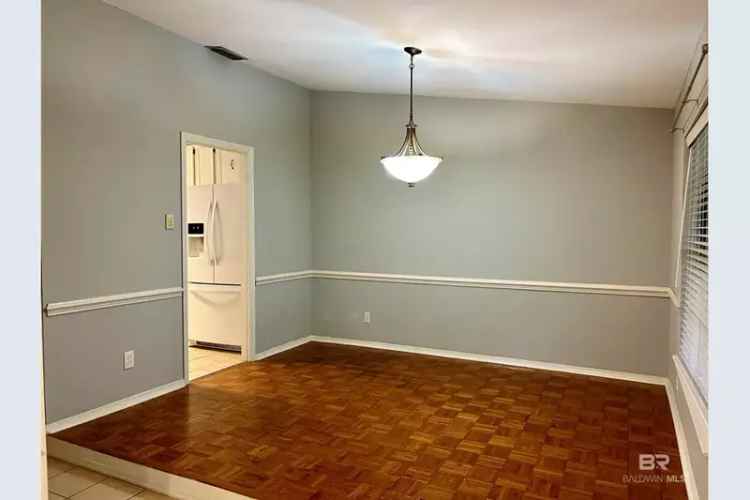 Single-family house For Sale in Mobile, Alabama