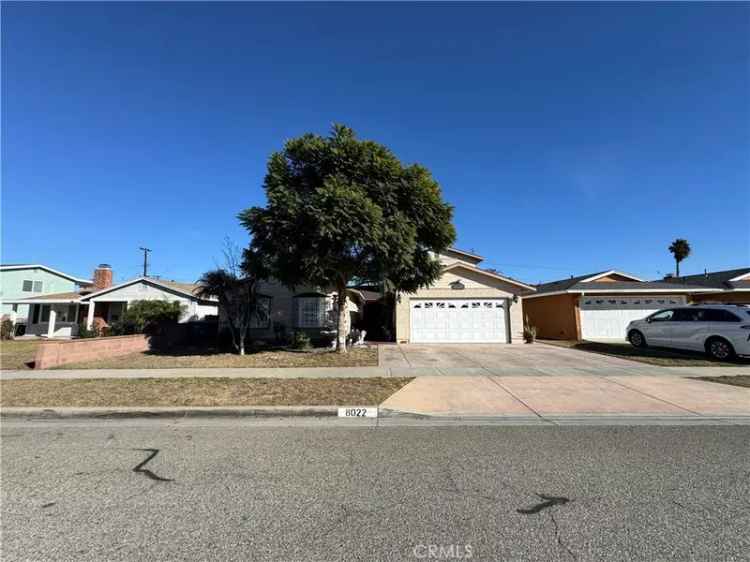 Single-family house For Sale in 8022, San Miguel Circle, Buena Park, California