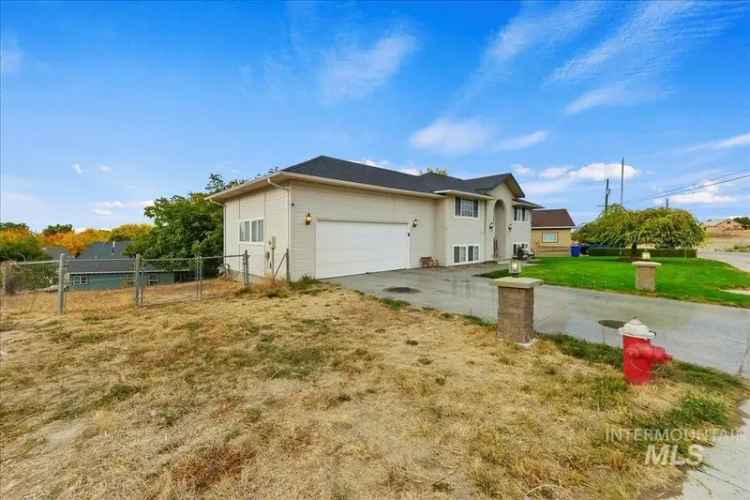 Single-family house For Sale in 870, South Iowa Avenue, Idaho