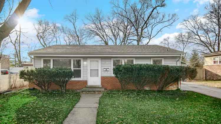 Single-family house For Sale in 284, Holbrook Road, Chicago Heights, Illinois