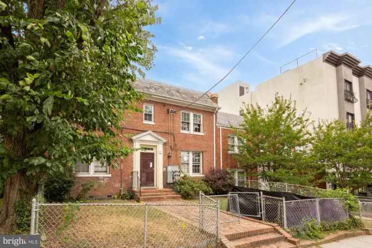 Multi-family house For Sale in 5414, 3rd Street Northwest, Washington, District of Columbia