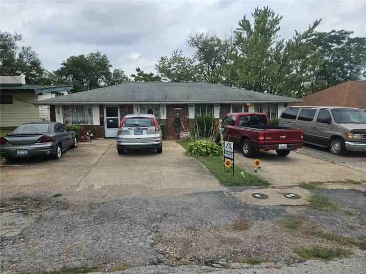 Multi-family house For Sale in 3447, Meridocia Street, Alton, Illinois