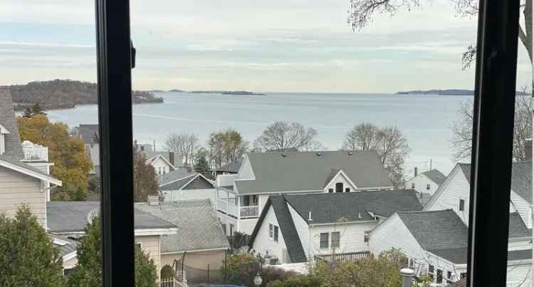 Newly Renovated Apartment in Squantum Quincy with Private Deck and Driveway Parking