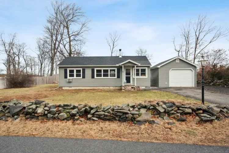 Single-family house For Sale in 10, Cedar Lane, New Fairfield, Connecticut