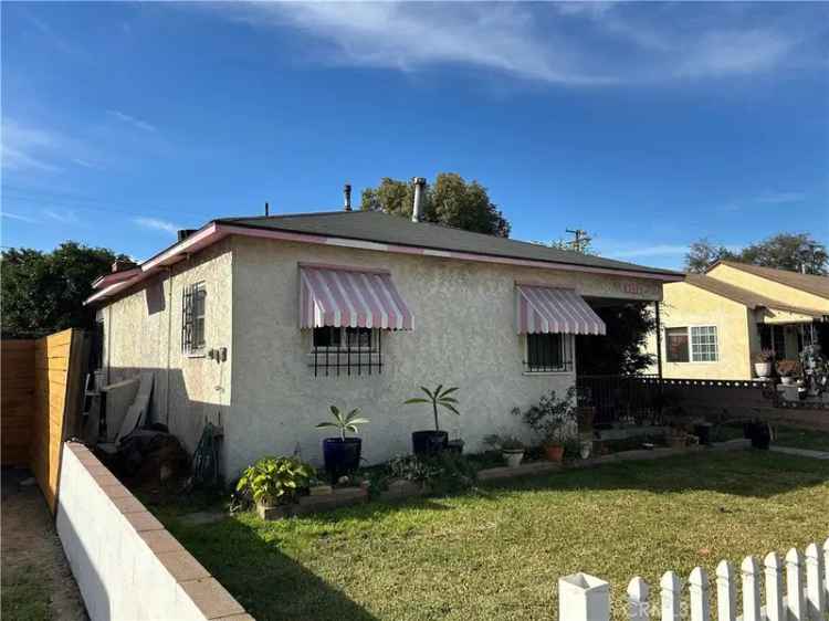 Single-family house For Sale in Long Beach, California