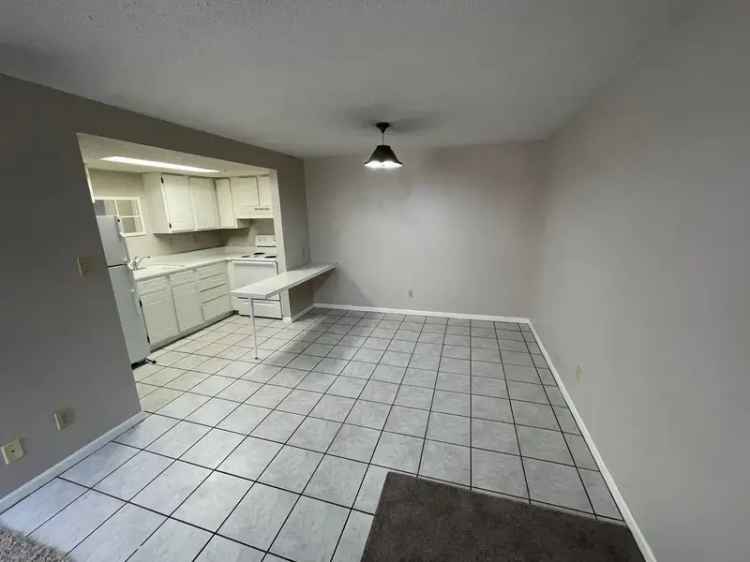 Studio Apartment near Campus - Pet Friendly