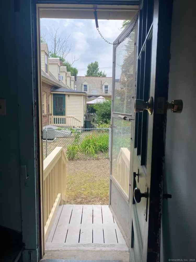 Condo For Sale in Bridgeport, Connecticut