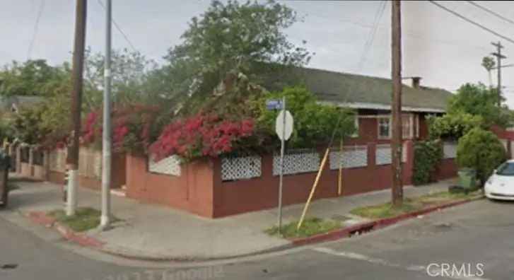 Multi-family house For Sale in 4151, Compton Avenue, Los Angeles, California