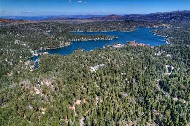 Single-family house For Sale in Lake Arrowhead, California