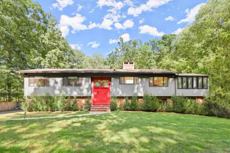 Single-family house For Sale in 297, Cognewaugh Road, Greenwich, Connecticut