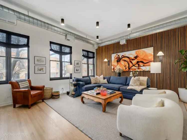 Condo For Sale in 2001, West Wabansia Avenue, Chicago, Illinois