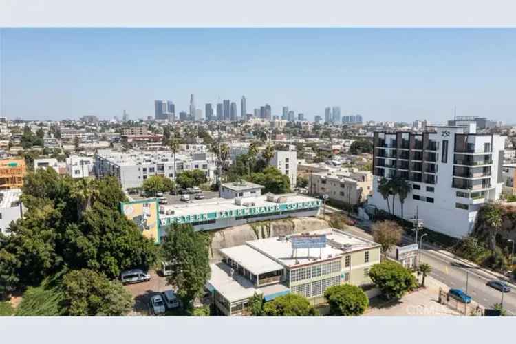 Single-family house For Sale in 142, North Vendome Street, Los Angeles, California