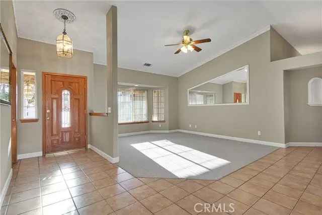 Single-family house For Sale in 16620, Iwa Road, Apple Valley, California