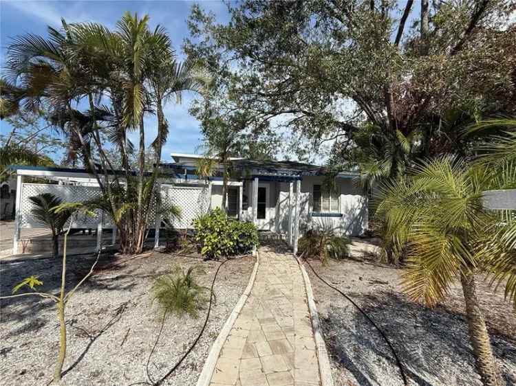 Single-family house For Sale in 1903, Oak Street, Sarasota, Florida