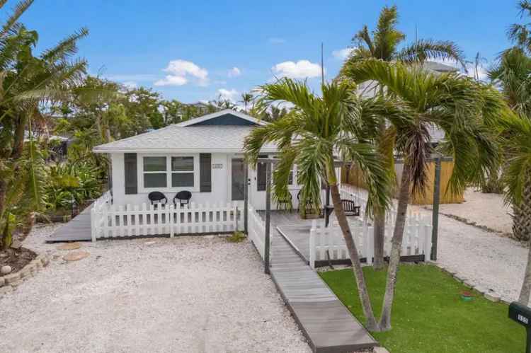 Single-family house For Sale in 600, Fox Street, Longboat Key, Florida