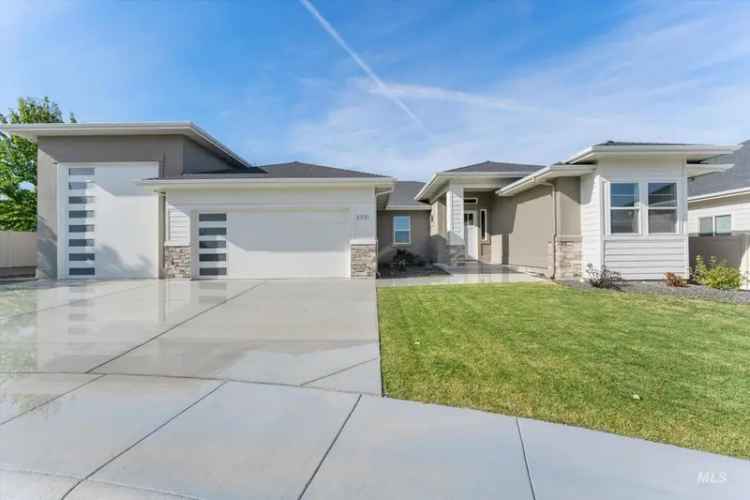 Single-family house For Sale in 3331, South Volunteer Place, Meridian, Idaho