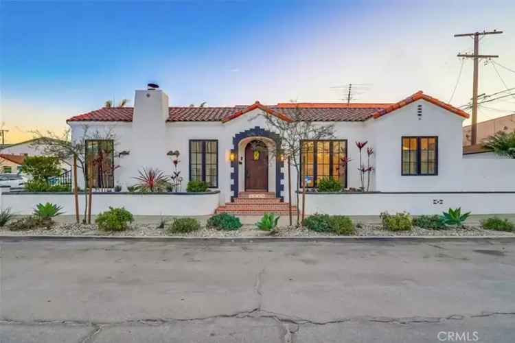 Single-family house For Sale in 4828, East 1st Street, Long Beach, California