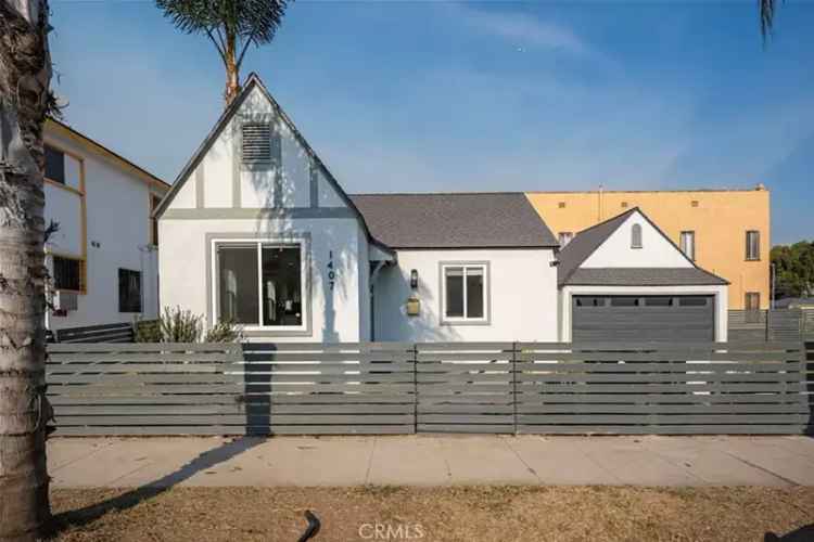 Single-family house For Sale in 1407, West 80th Street, Los Angeles, California