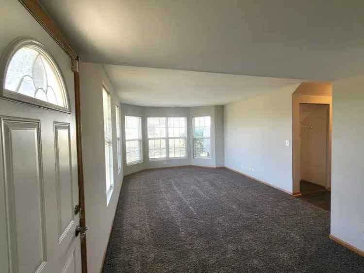 Condo For Sale in 715, Four Seasons Boulevard, Aurora, Illinois