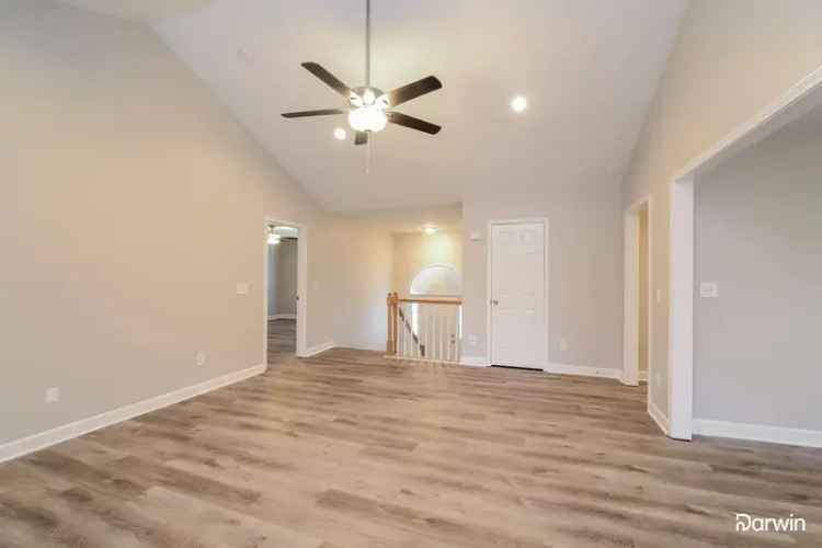 3 Bed 3 Bath Pet-Friendly Home 2188 sq ft