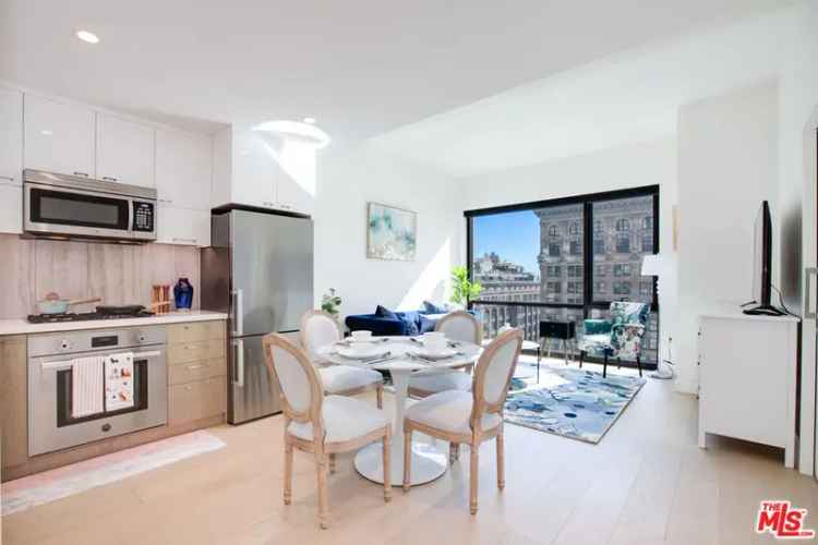 Condo For Sale in 400, South Broadway, Los Angeles, California