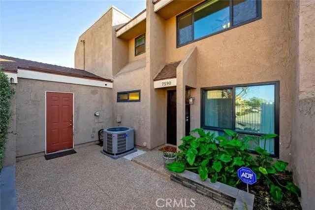 Single-family house For Sale in 7590, College Drive, Stanton, California