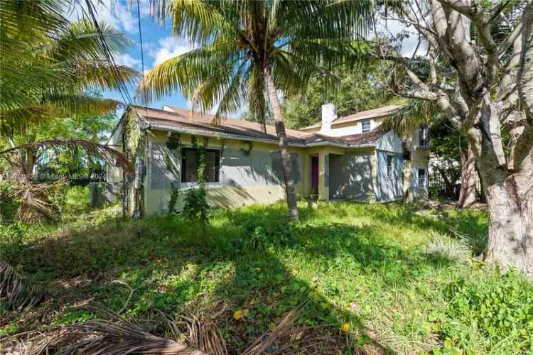 Single-family house For Sale in 8258, Northeast 2nd Court, Miami, Florida