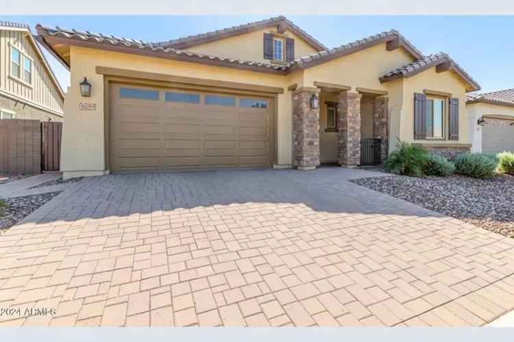 Single-family house For Sale in 16089, West Electra Lane, Surprise, Arizona