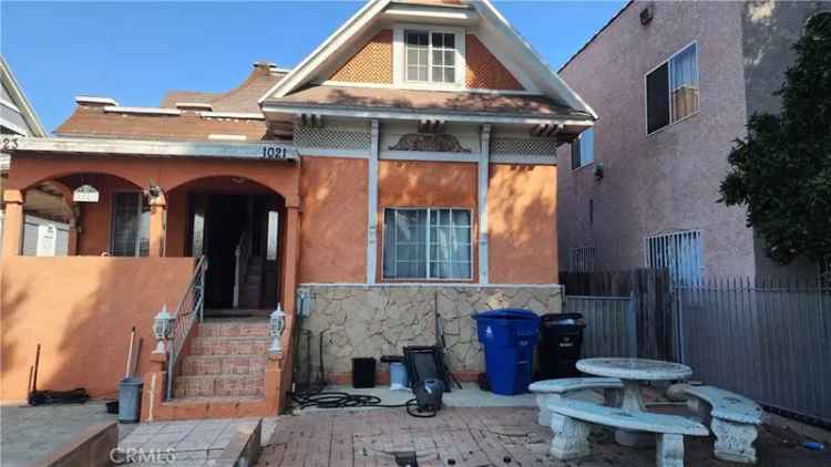 Multi-family house For Sale in Los Angeles, California