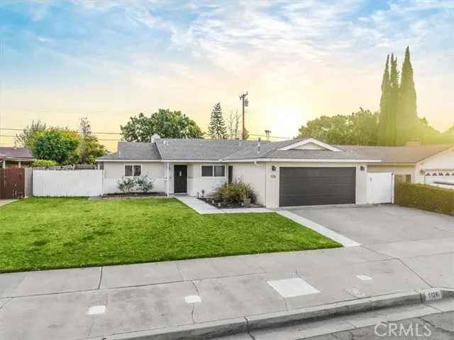 Single-family house For Sale in 1126, East Trenton Avenue, Orange, California