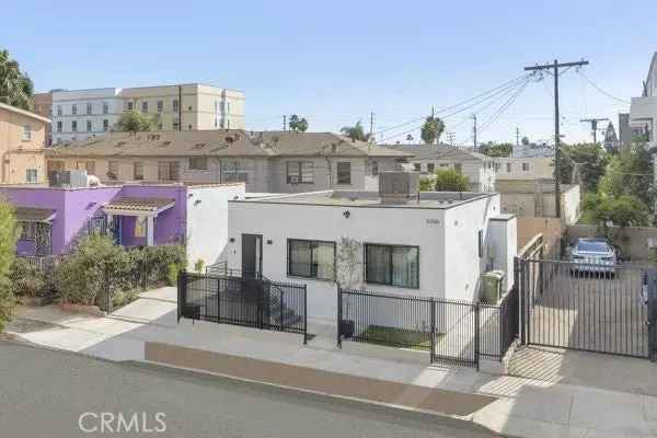 Single-family house For Sale in 6344, Lexington Avenue, Los Angeles, California