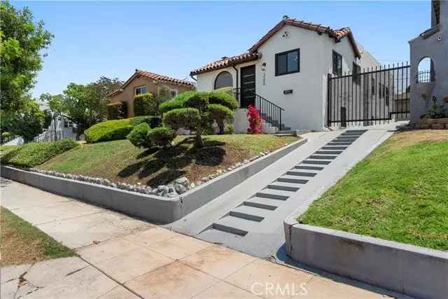 Single-family house For Sale in Los Angeles, California