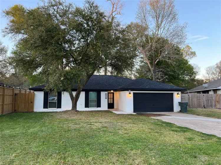 Single-family house For Sale in Joshua, Texas