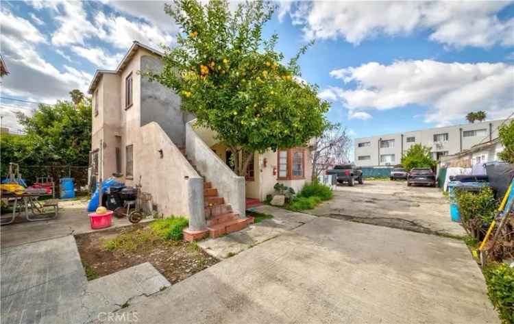 Multi-family house For Sale in Los Angeles, California