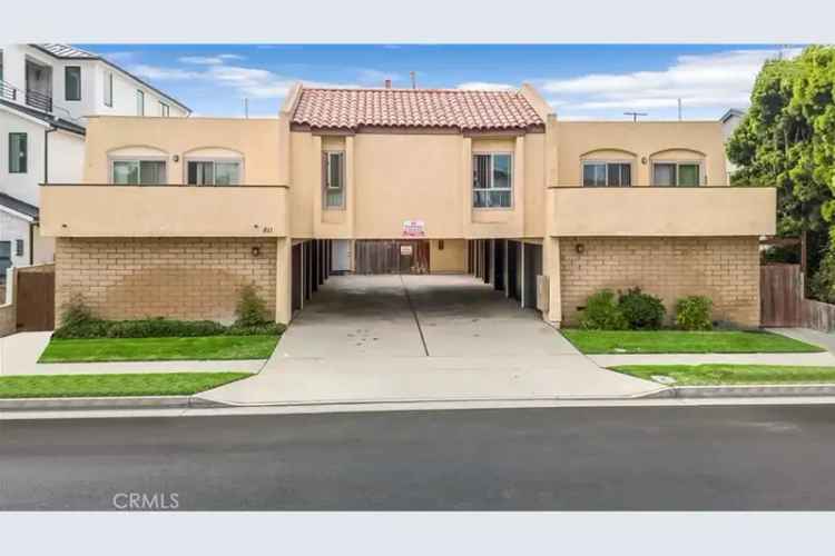 Multi-family house For Sale in 811, Alabama Street, Huntington Beach, California