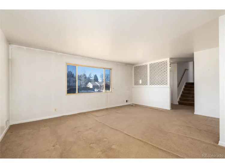 Single-family house For Sale in 6740, South Clarkson Street, Centennial, Colorado