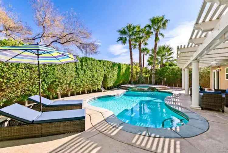 Desert Oasis Pool Home - 3BR 2BA - Modern Decor