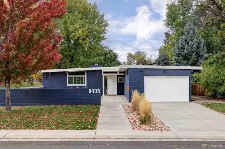 Single-family house For Sale in Denver, Colorado