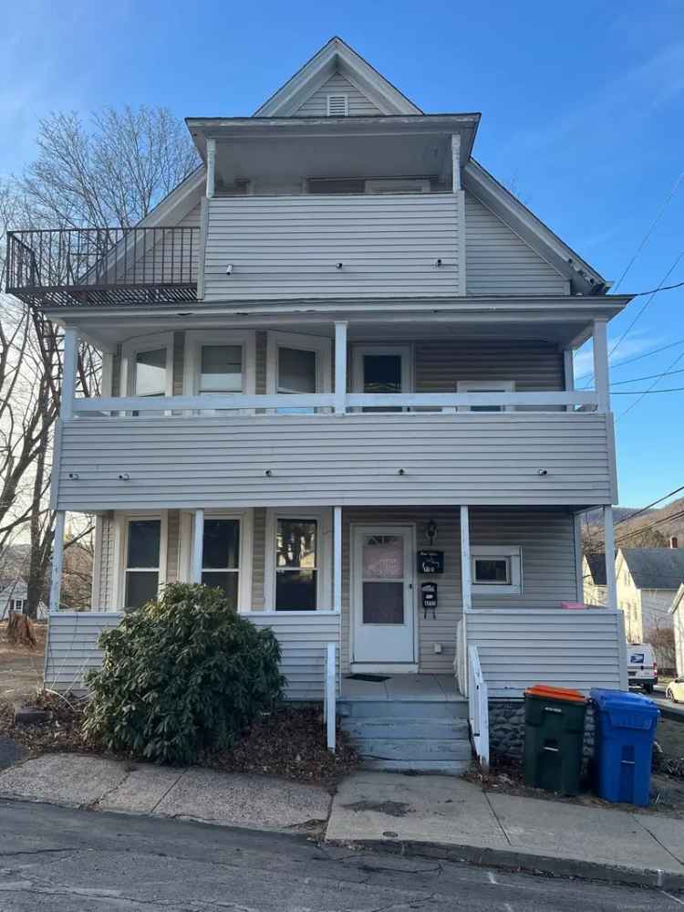 Multi-family house For Sale in 90, Hillside Avenue, Meriden, Connecticut