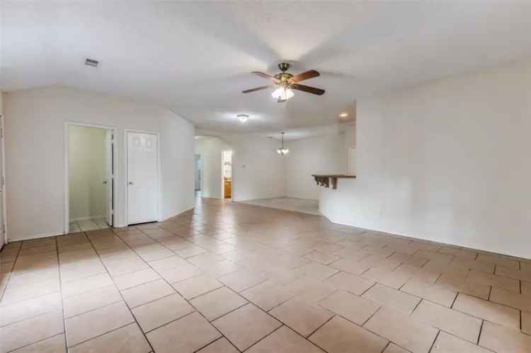 Multi-family house For Rent in 13029, Mitchell Drive, Balch Springs, Texas